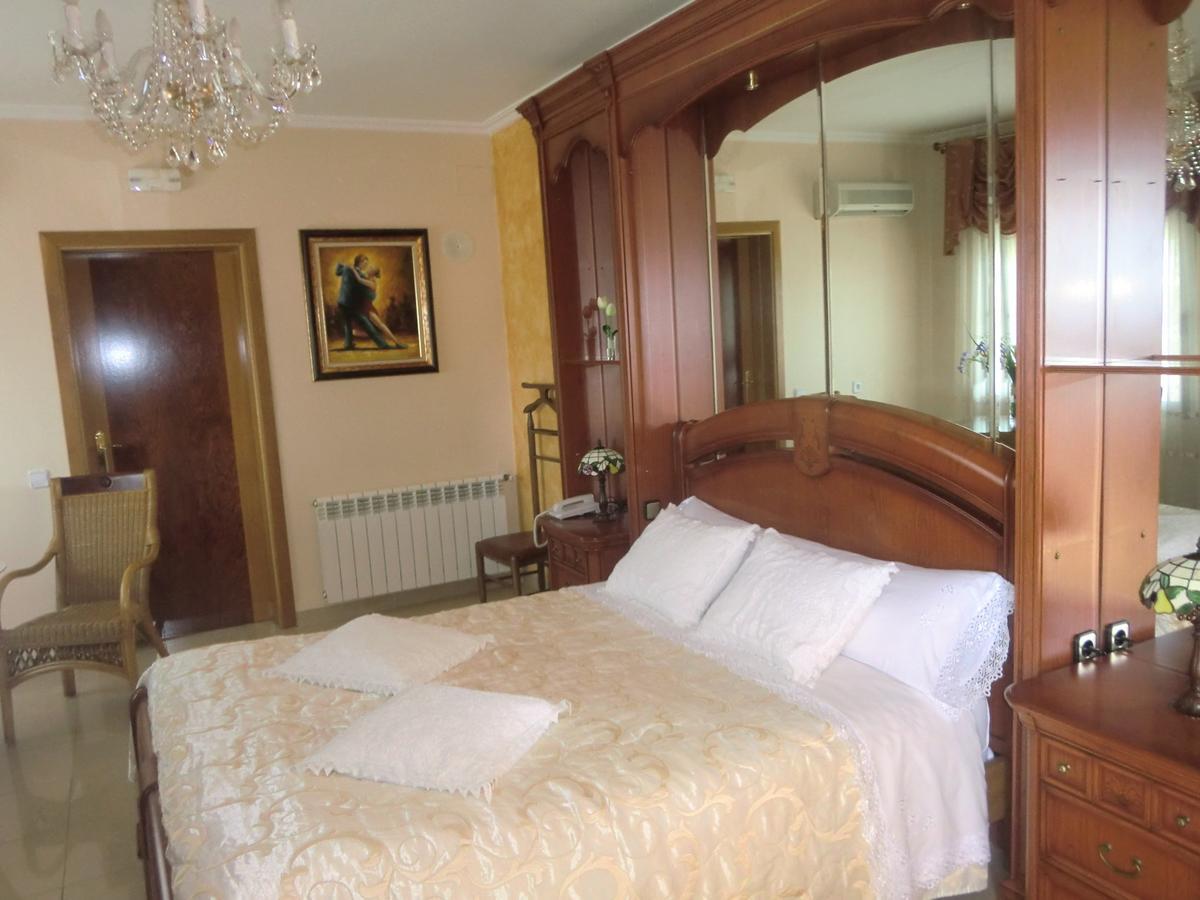 Hotel Gasaqui Ayelo de Malferit Pokoj fotografie