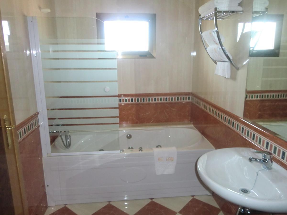 Hotel Gasaqui Ayelo de Malferit Pokoj fotografie
